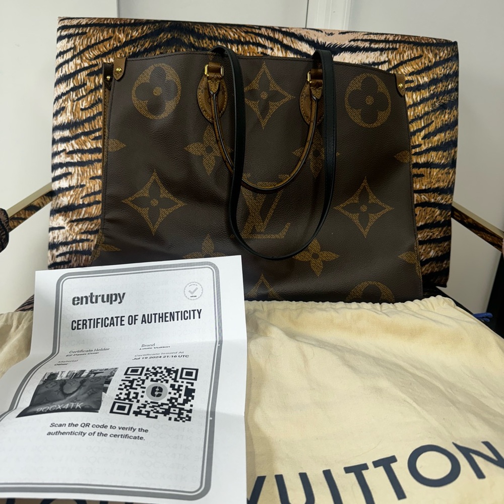 Louis Vuitton onthego handbag